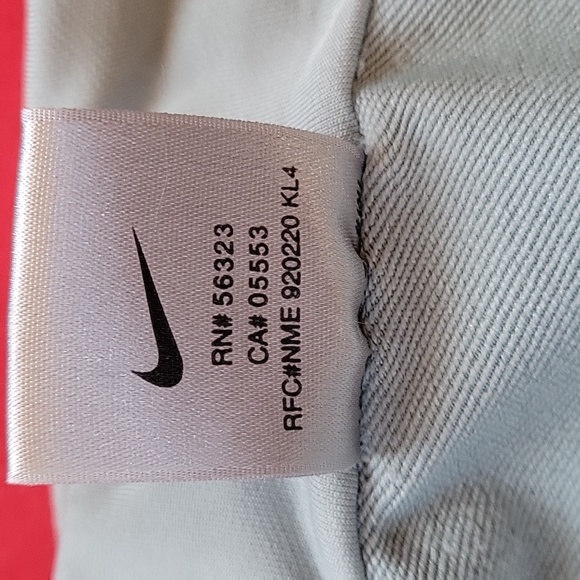 Women's Nike zip up top - Picture 5 of 13